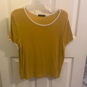 Mustard T-shirt with white detail
